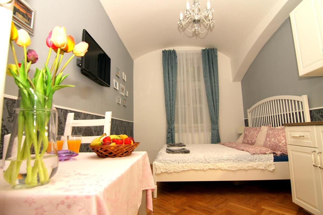 Allstar Vinohrady Ateliers Apartamento Praga Exterior foto